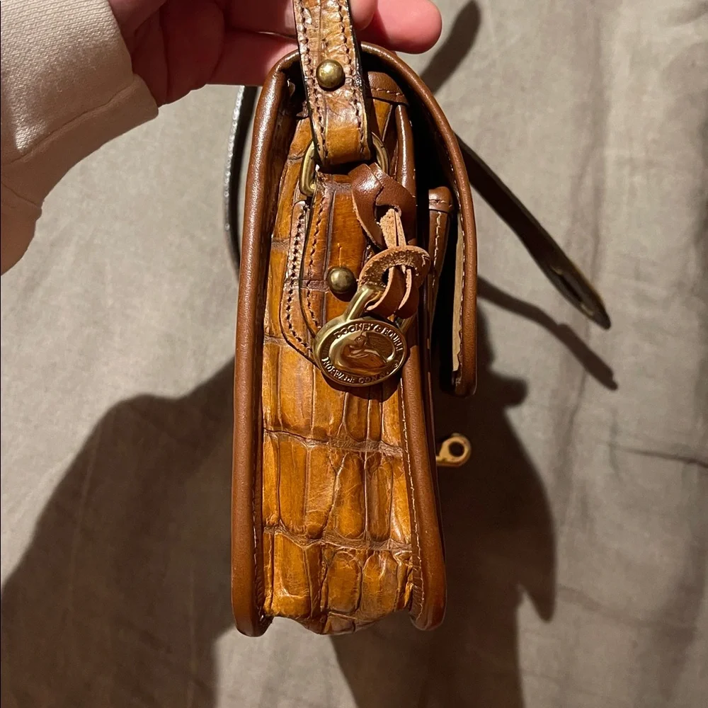 Vintage Dooney and Bourke Brown Crocodile Embossed Leather Bag - Picture 5 of 6